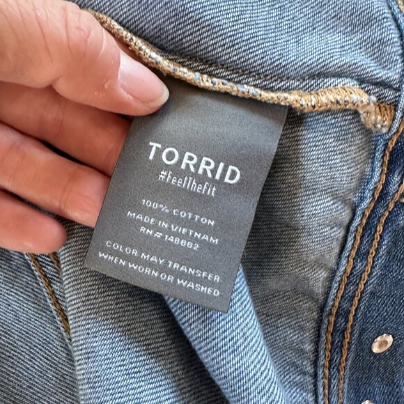 NEW NWT Torrid Julliard Denim Relaxed FIt Trucker Jacket Size 12 / Large - Picture 9 of 9